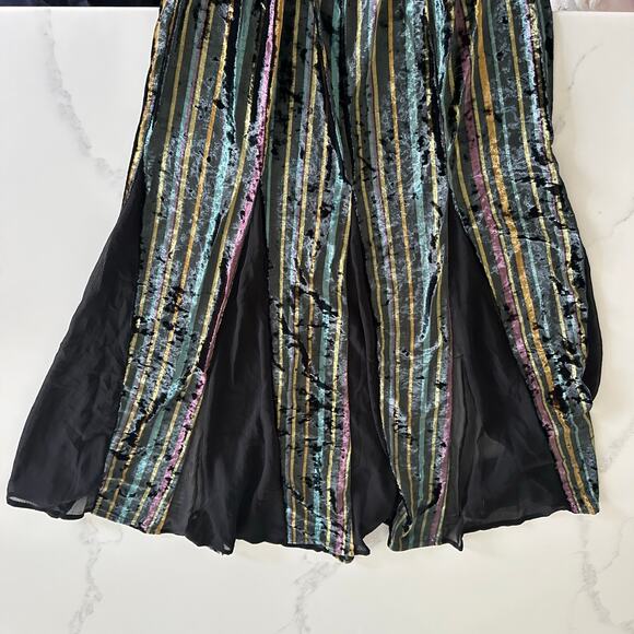 Romeo + Juliet
Crushed Velvet Dress with Sheer Back and Incredible Detail - Picture 7 of 15